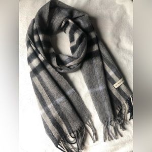 Gorgeous 100% Cashmere scarf